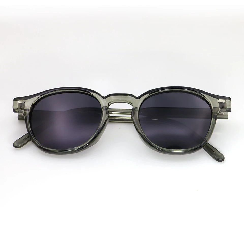Front view of round translucent olive green acetate sunglasses with TAC polarized lenses Front view of round translucent olive green acetate sunglasses with TAC polarized lenses